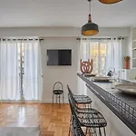 Apartment In The 16Th Area Residential District