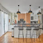 Apartment In The 16Th Area Residential District