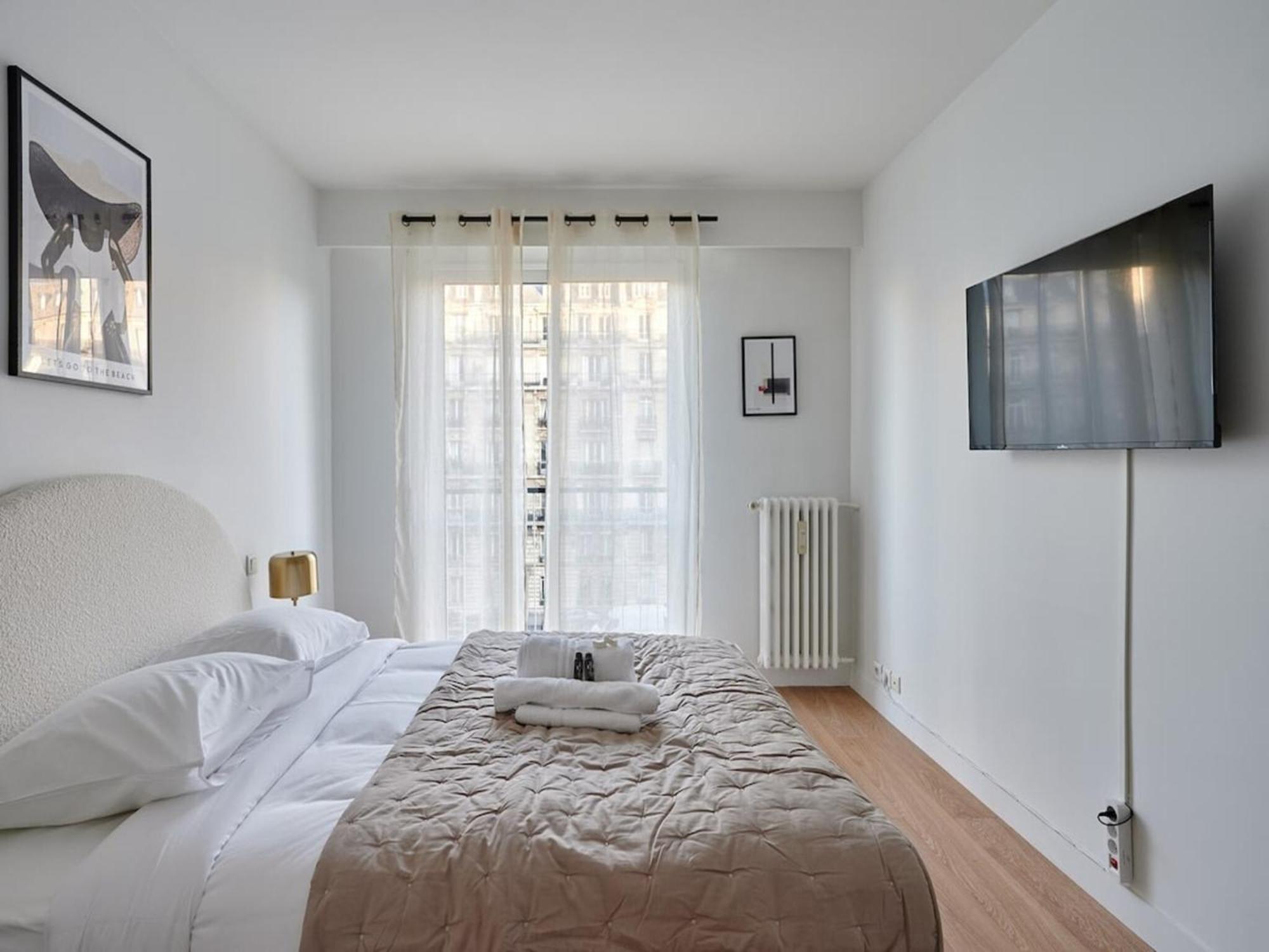 In The 16th Area Residential District Apartment